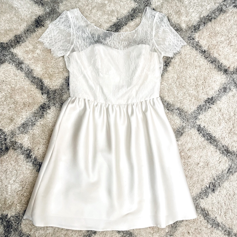 ENCORE by Watters Women’s Modern Ivory Short & Chic Lace Wedding Dress 14